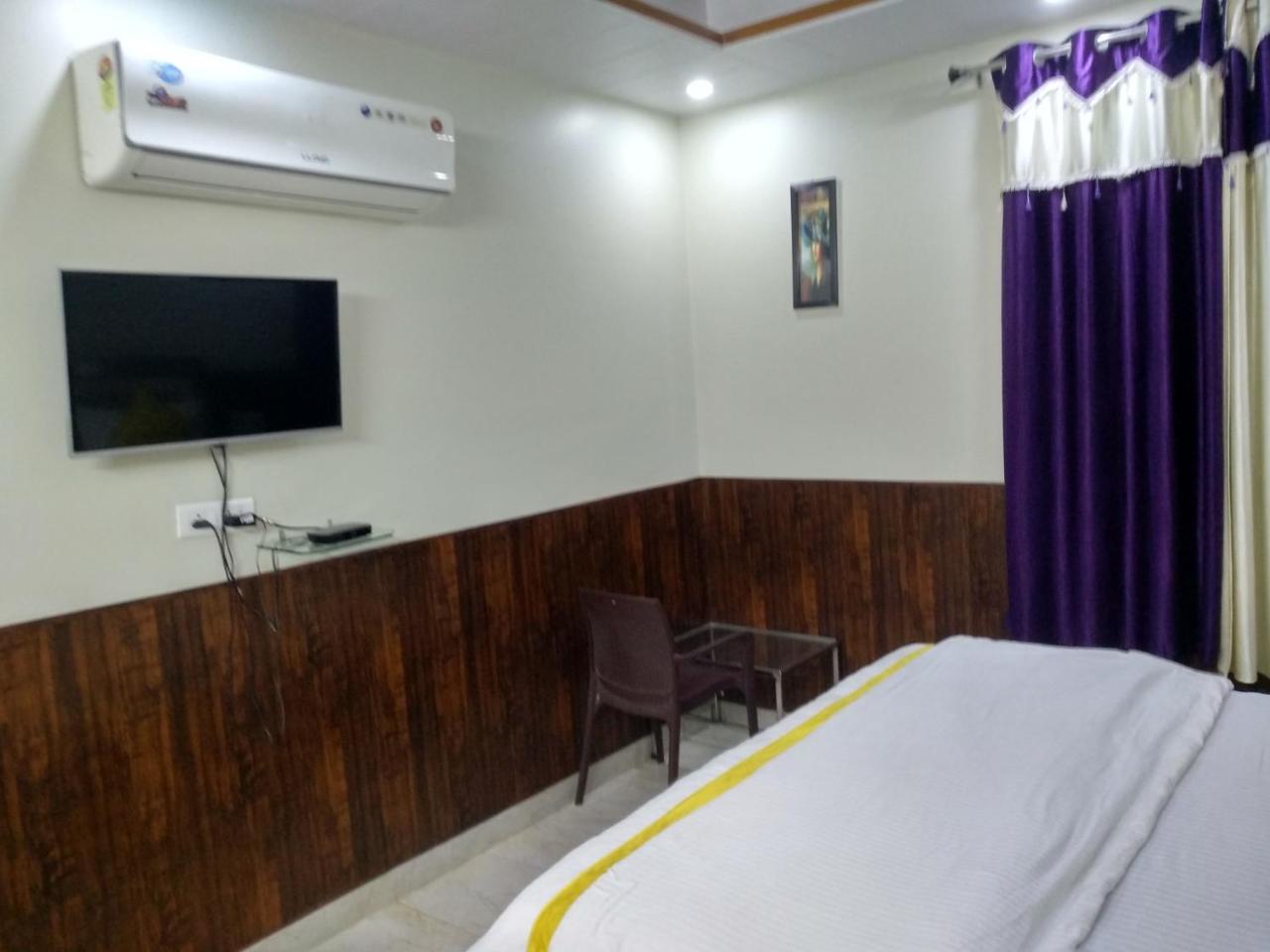 Hotel Rb Palace Dhaulpur Zewnętrze zdjęcie