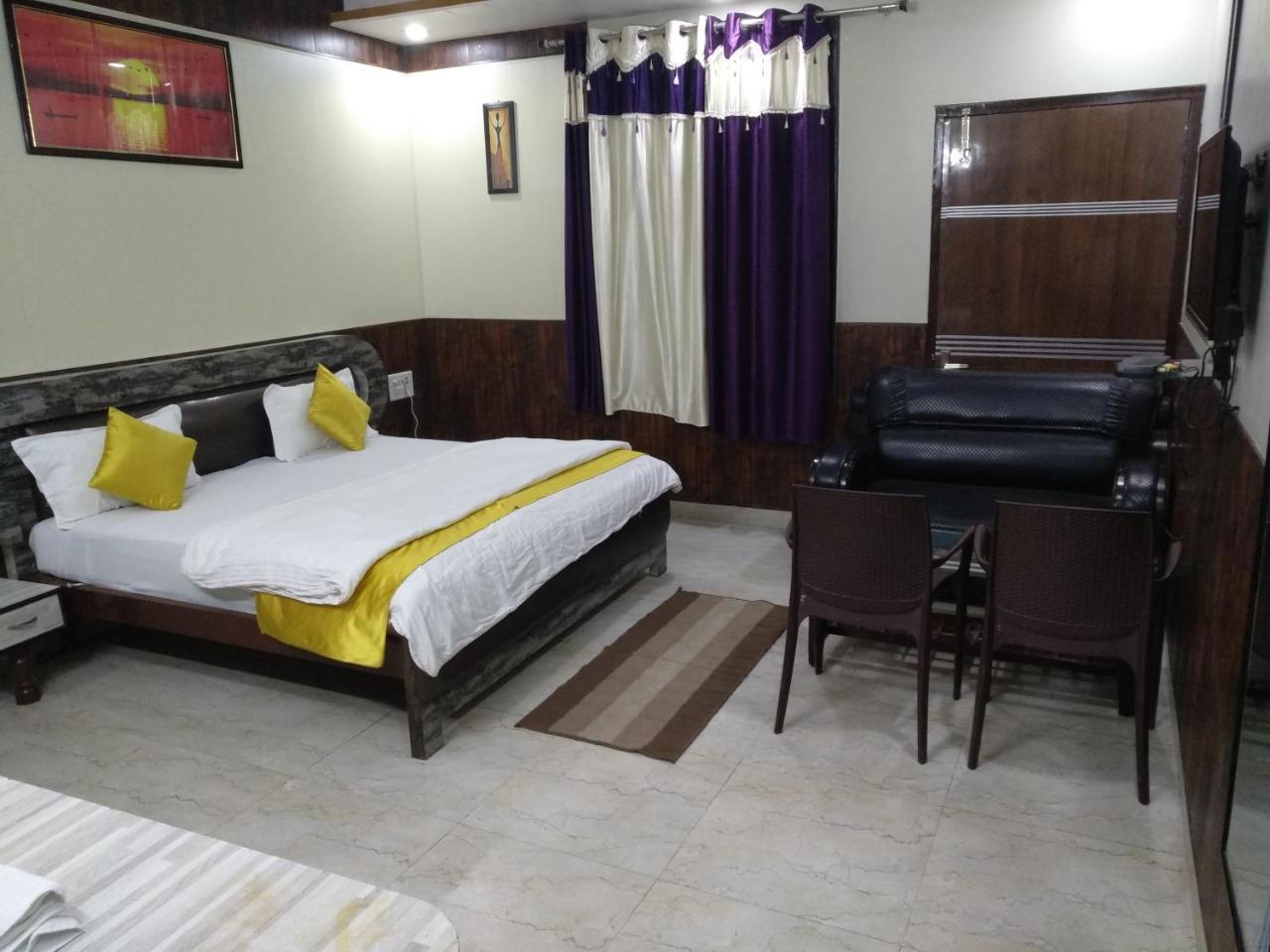 Hotel Rb Palace Dhaulpur Zewnętrze zdjęcie